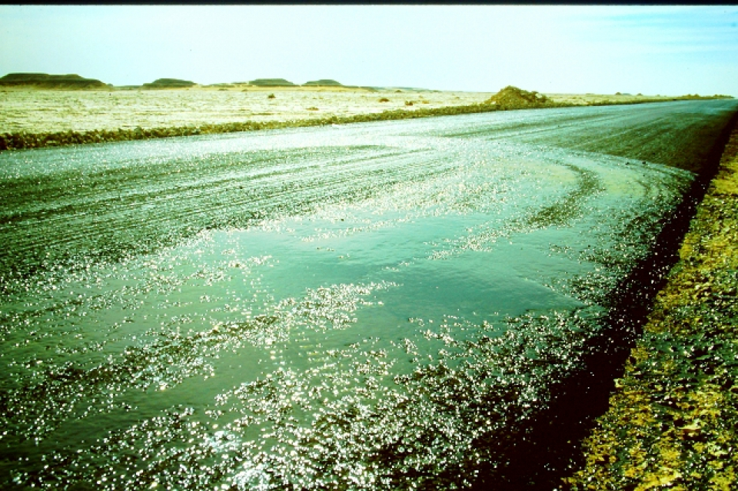 Mörderischer! Asphalt vor Luxor Mörderischer! Asphalt vor Luxor