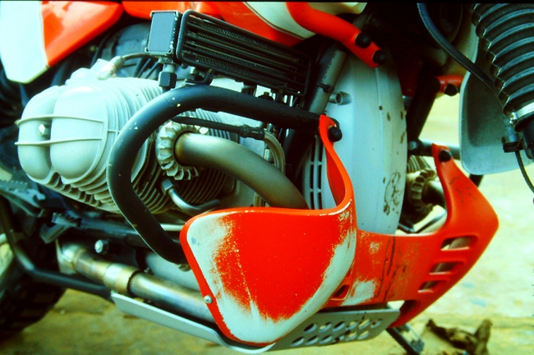 BMW R100 GS von einem Kollegen - nach einem Sandsturm in der weissen Wüste von Ägypten... BMW R100 GS von einem Kollegen - nach einem Sandsturm in der weissen Wüste von Ägypten...