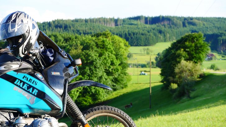 BMW R100 GS unterwegs im Schwarzwald