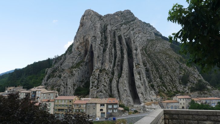 Sisteron mit der BMW R100 GS